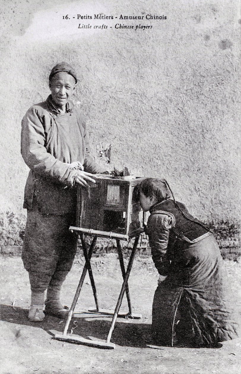 Petity metier: resim kutusu olan gezgin bir şovmen 20. yüzyılın başı fotoğrafçılığı - Özel koleksiyon by Anonymous Anonymous