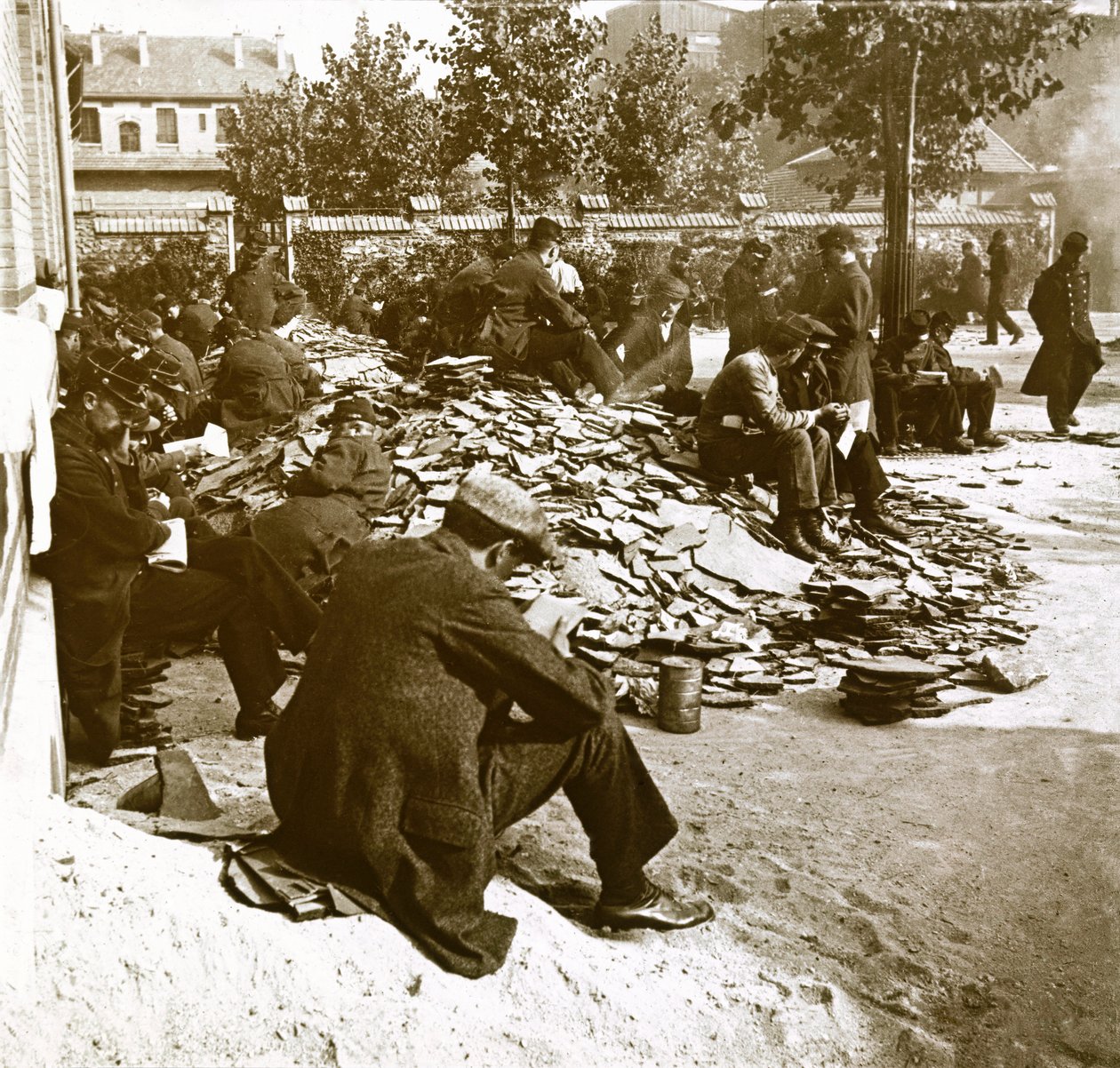 Fotoğraf - Birinci Dünya Savaşı üzerine stereo cam levha: Seferberlikten sonra Paris kışlasında askere alınanlar, Özel Koleksiyon by Anonymous Anonymous