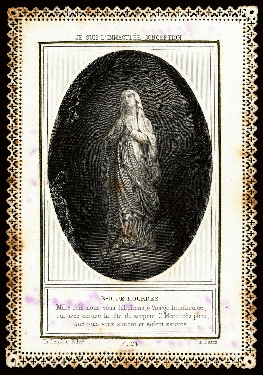 Dindar görüntü: “” Our Lady of Lourdes”” Dentelee kartı. 19. yüzyıl. Özel koleksiyon by Anonymous Anonymous