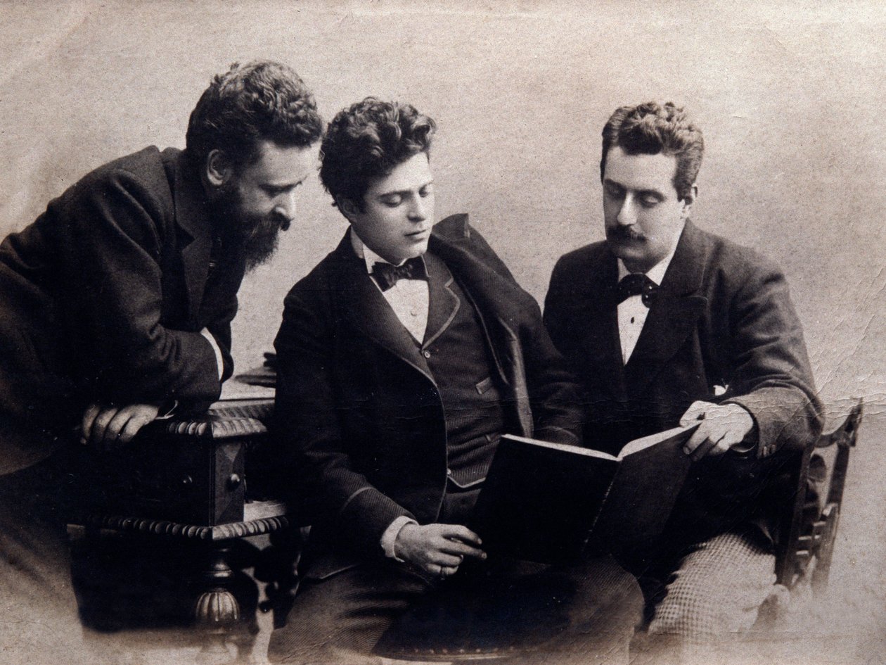 Alberto Franchetti (1860-1942), Pietro Mascagni (1863-1945) ve Giacomo Puccini (1858-1924) İtalyan bestecilerin portresi (soldan sağa) Fotoğraf. 1900 ca. Özel koleksiyon by Anonymous Anonymous
