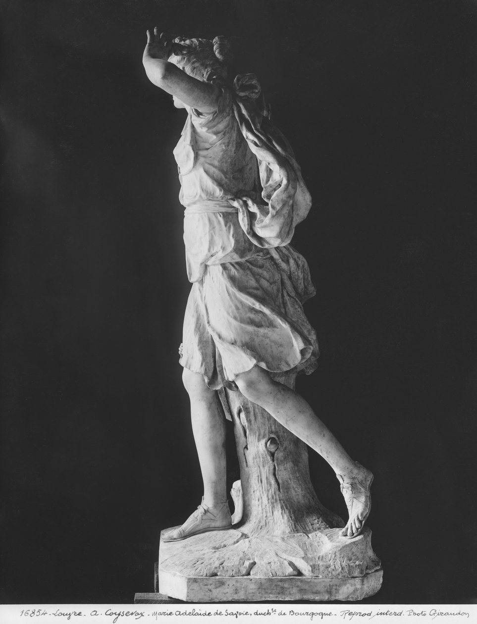 Marie-Adelaide de Savoie, Burgundy Düşesi, Avcı Diana olarak, 1709 (ayrıca bkz. 209277, 346030, 346031) (mermer) by Antoine Coysevox