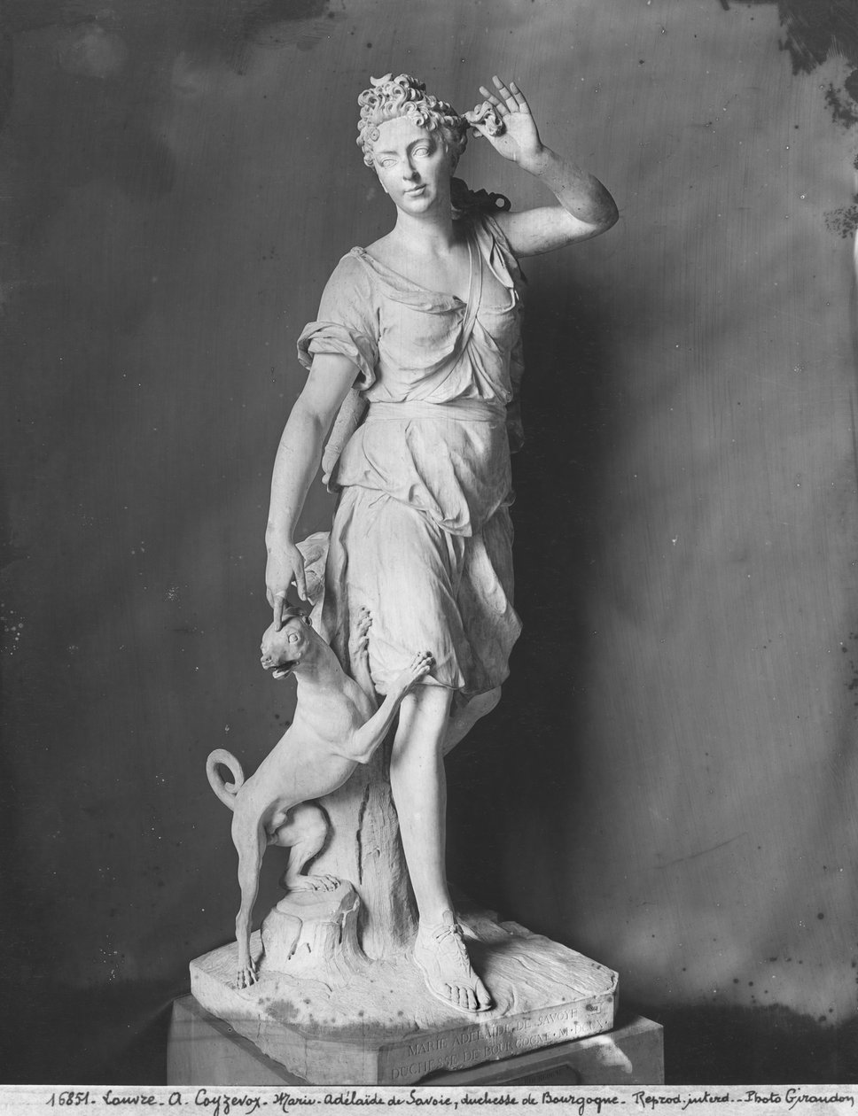 Marie-Adelaide de Savoie, Burgundy Düşesi, Avcı Diana olarak, 1709 (ayrıca bkz. 209277, 346031, 346032) (mermer) by Antoine Coysevox
