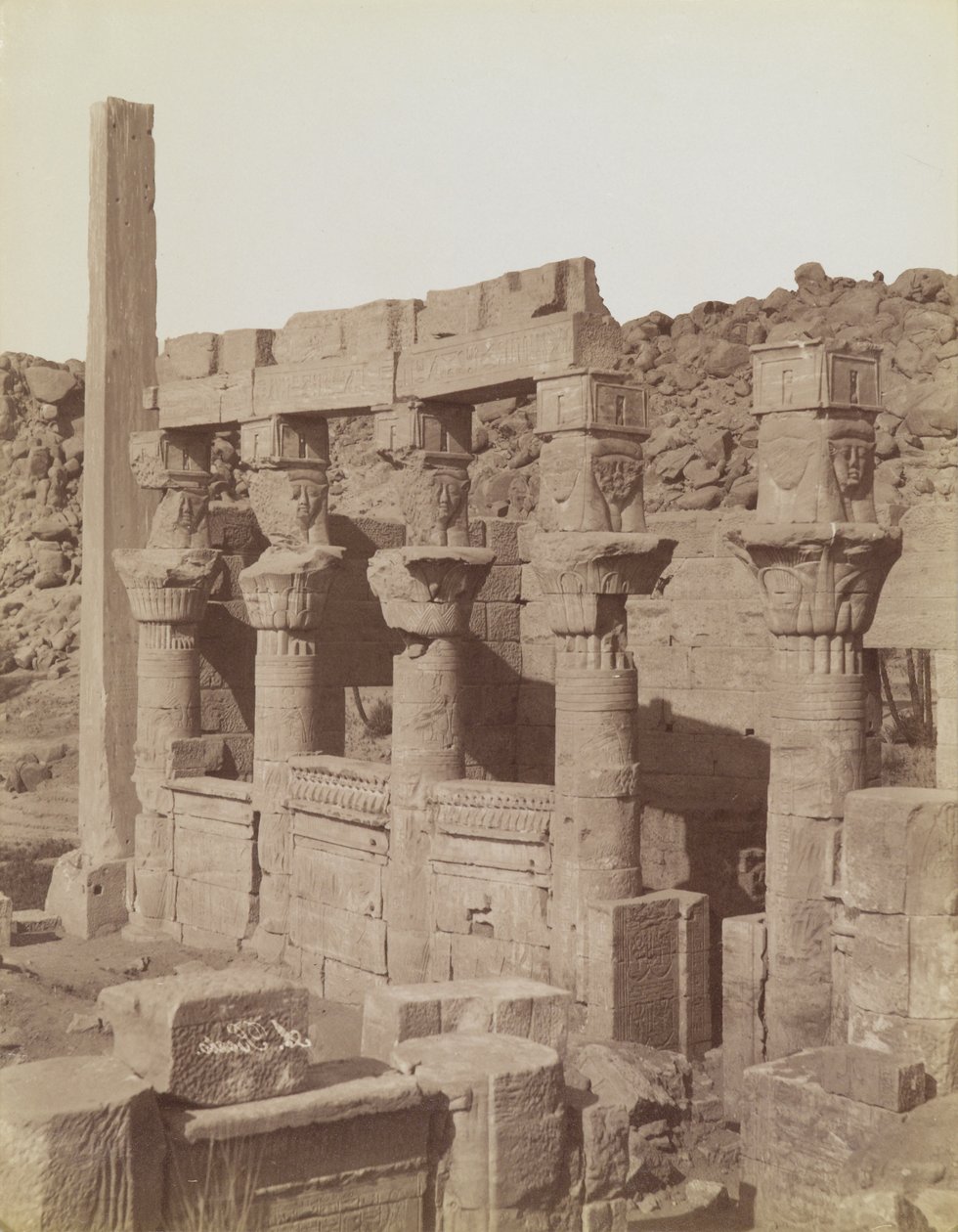 Philae, Batı Sütunlu Yolu
