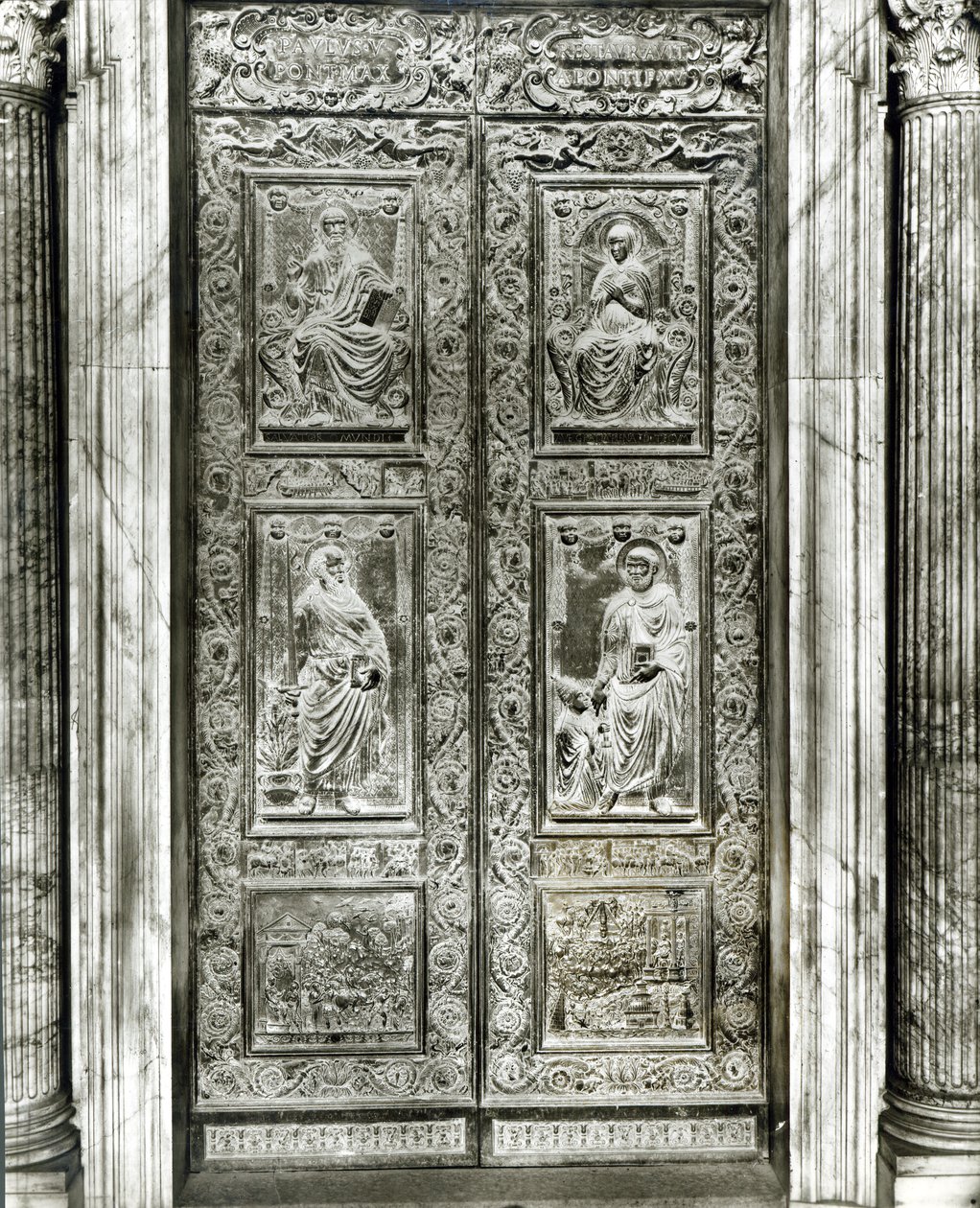 İsa, Bakire, SS sahneleriyle süslenmiş kabartma panel kapı. Peter ve Paul ve Papa IV. Eugenius