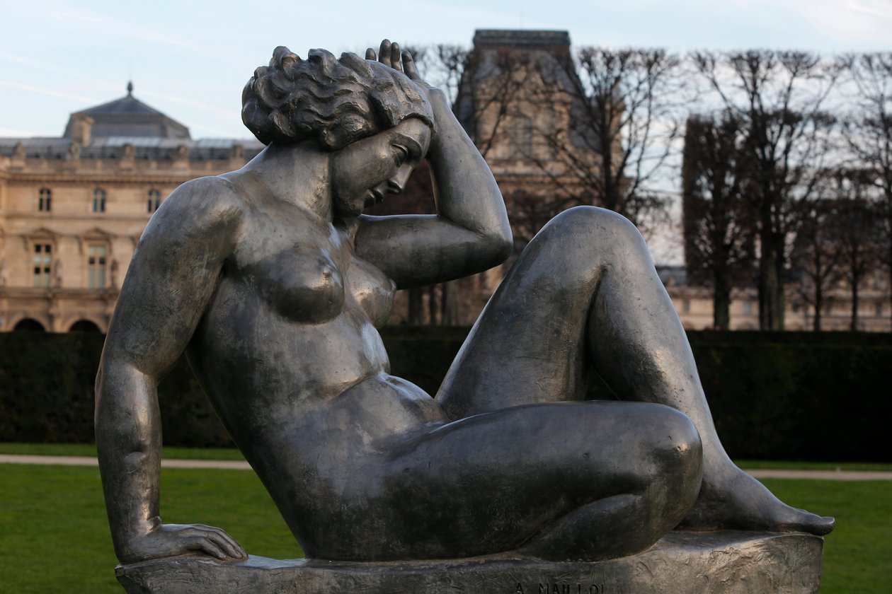 Jardin des tuileries, Aristide Maillol, Montagne 1937 (kurşun), Paris, Fransa (fotoğraf) by Aristide Maillol