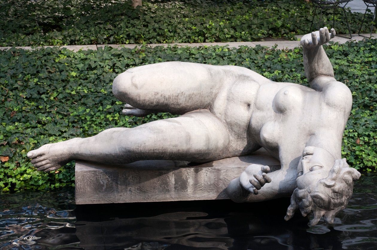 Nehir, Aristide Maillol tarafından, Heykel Bahçesinde, Modern Sanat Müzesi, New York (fotoğraf) by Aristide Maillol