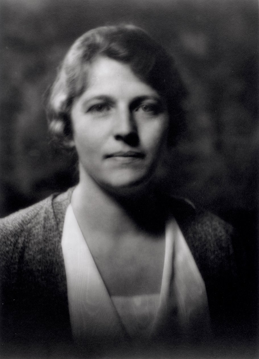 İnci Buck (1892-1973) by Arnold Genthe