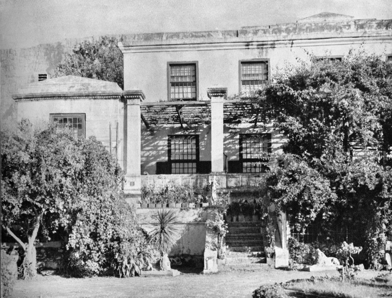 Leeuwenhof, 1931 by Arthur Elliot