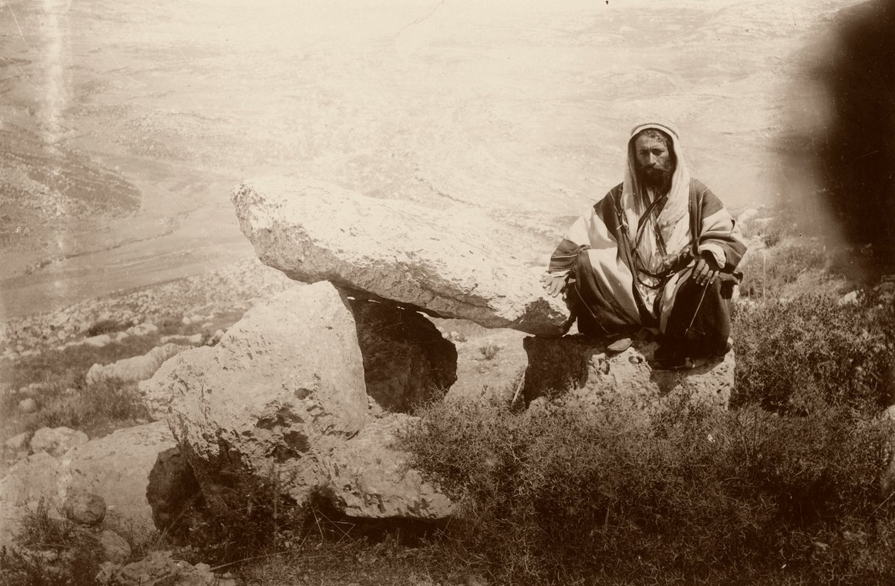 Dolmen ve adam, Hesban