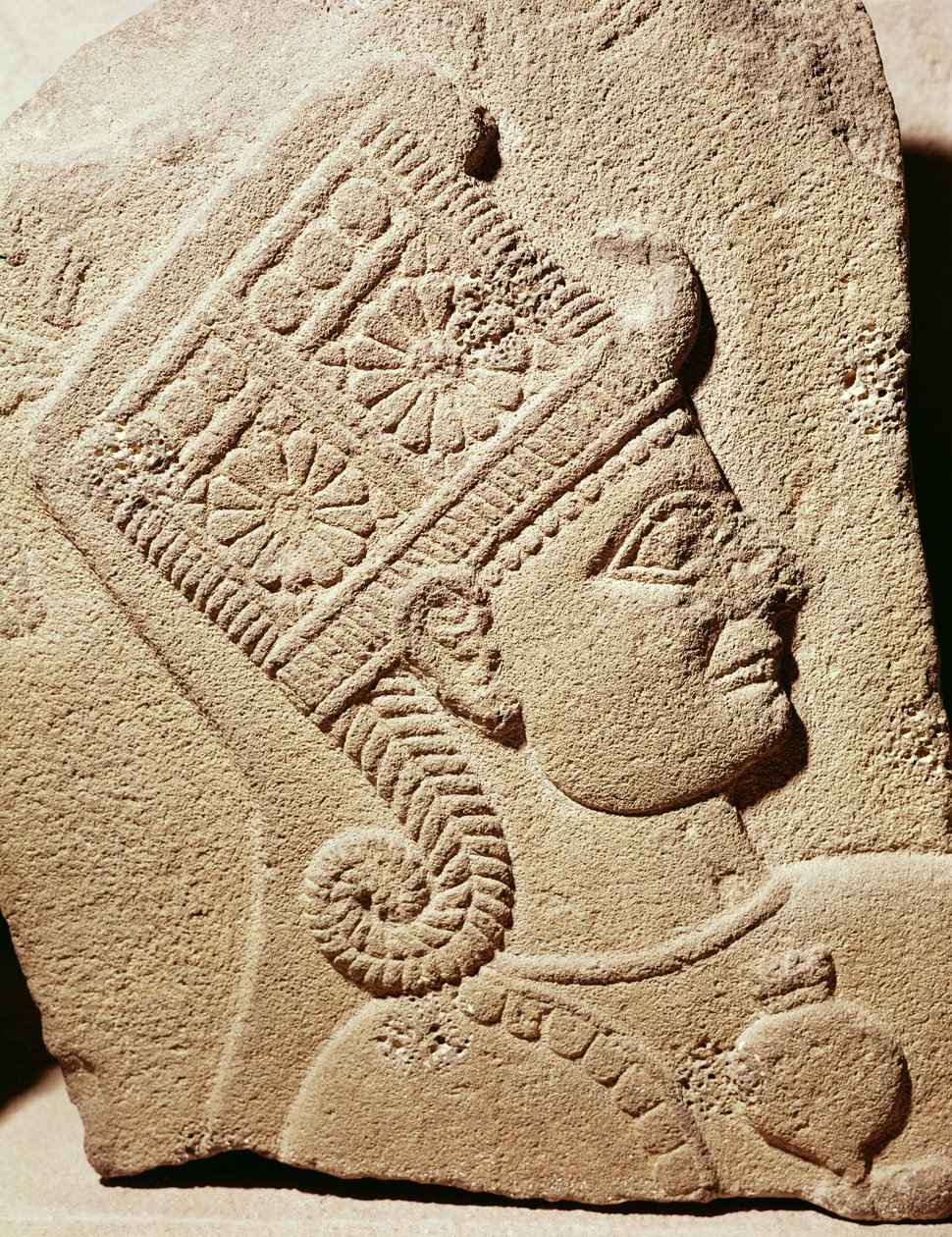 Karkamış, Türkiye, Geç Hitit, MÖ 10.-8. yüzyıla ait genç bir prensin başını gösteren kabartma by Assyrian School