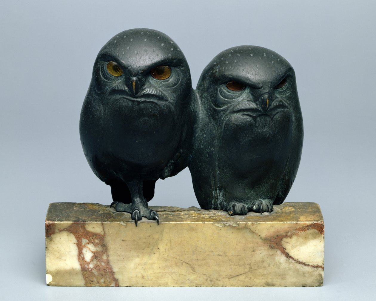 İki Baykuş, 1903-04 (bronz ve oniks) by August Gaul