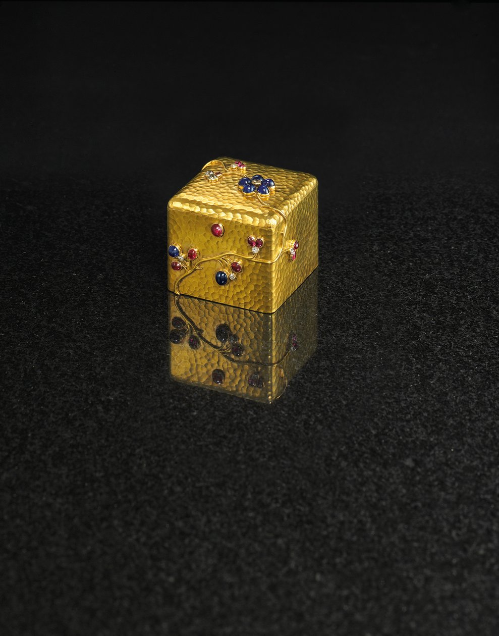 Kutu, Faberge tarafından, 1890 dolayları by August Wilhelm Holmström