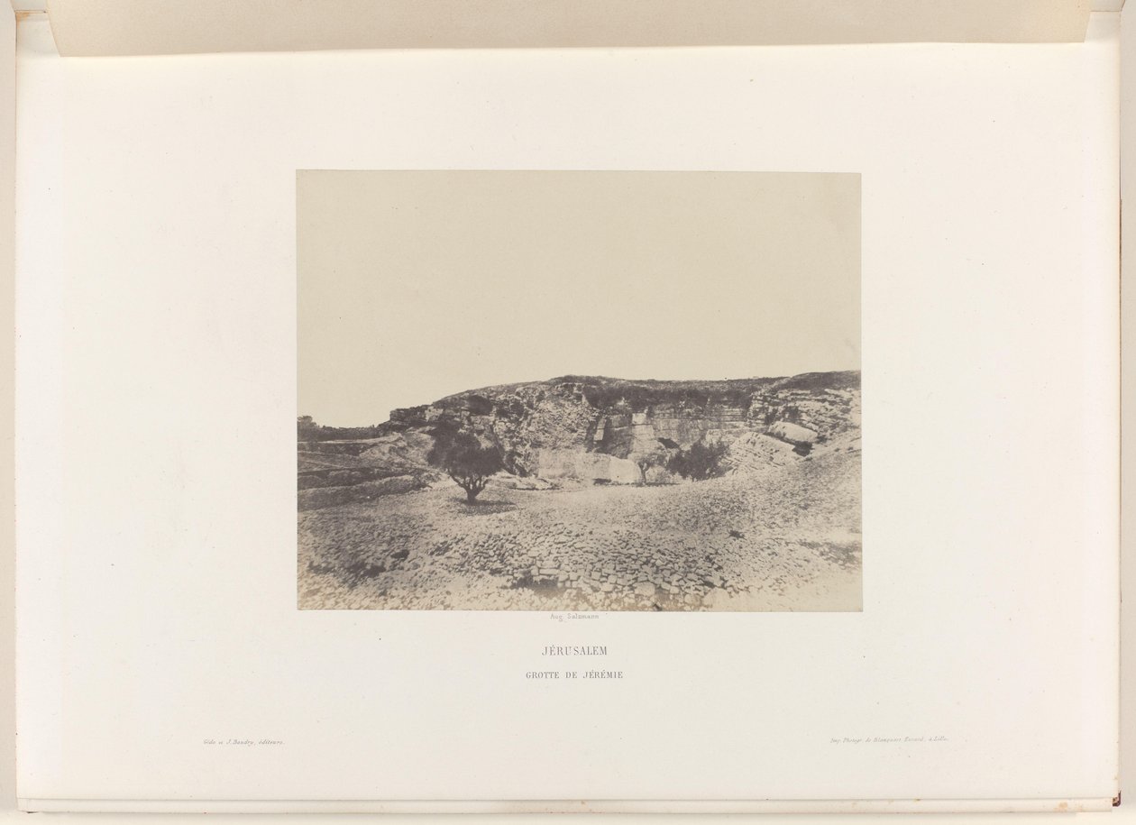 Yeruşalim yakınlarındaki Yeremya mağarasının görünümü Kudüs. Jérémie Mağarası (nesne üzerindeki başlık) by Auguste Salzmann