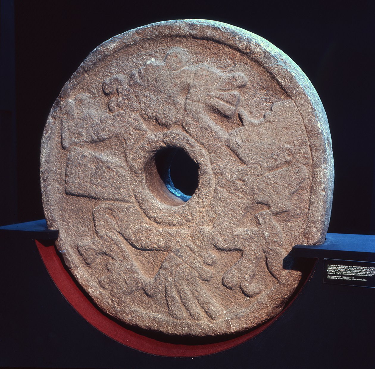 pelota oynarken kullanılan taş by Aztec