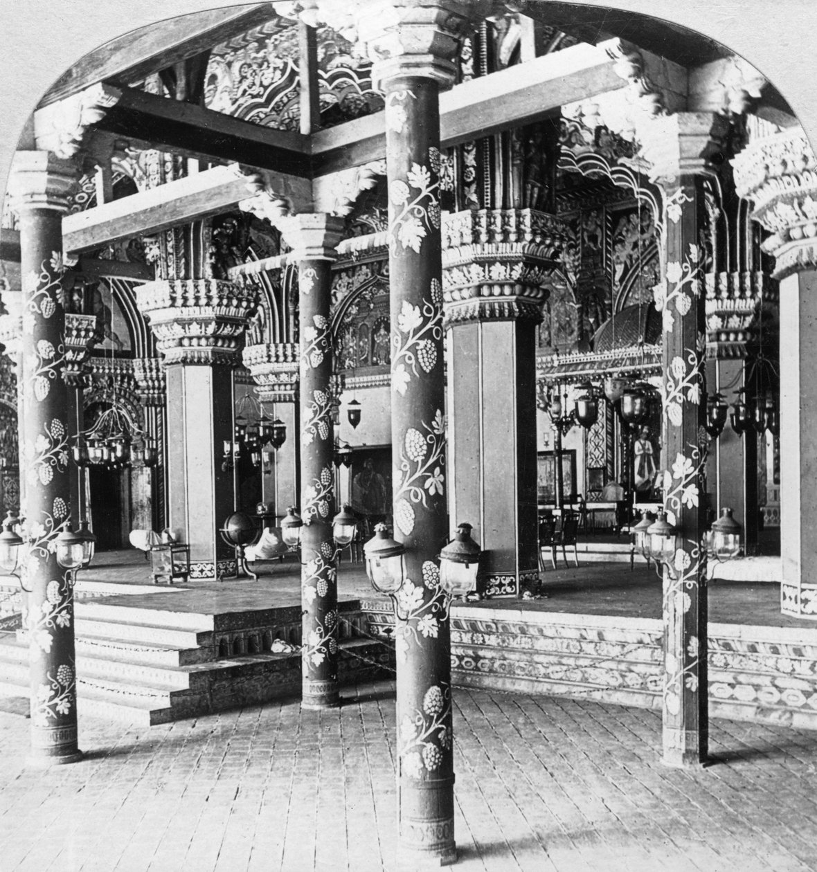 Mahratta durbar salonu, Tanjore Prensesi Sarayı, Tanjore Thanjavur, Hindistan, 1901. by B. L. Singley