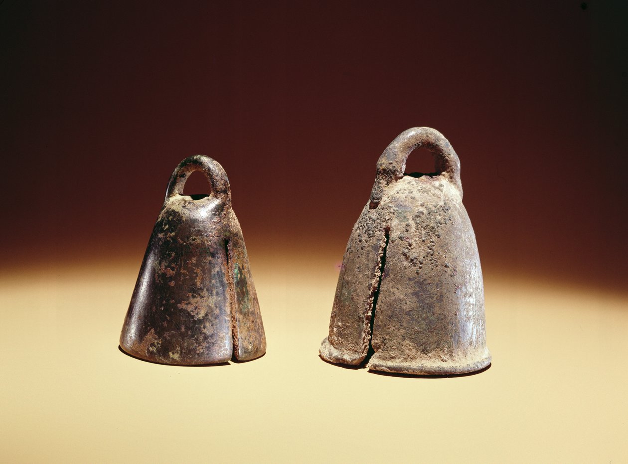 At çanları, Babil, Irak, MÖ 700 dolaylarından (bronz) by Babylonian