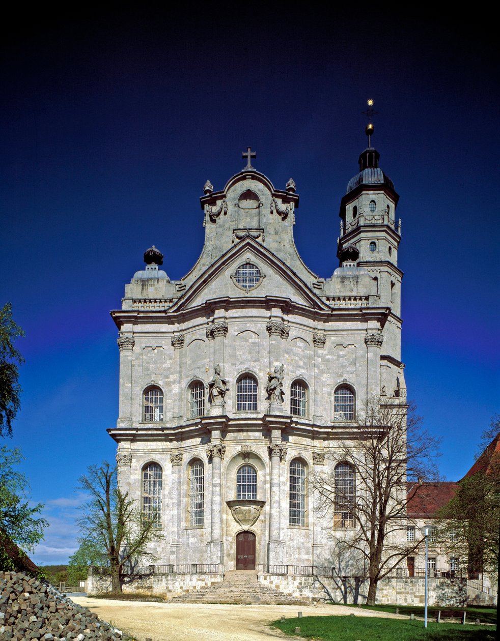 Mimar Johann Balthasar Neumann (1687-1753) Neresheim, Almanya tarafından manastırın cephesinin görünümü by Balthasar Neumann
