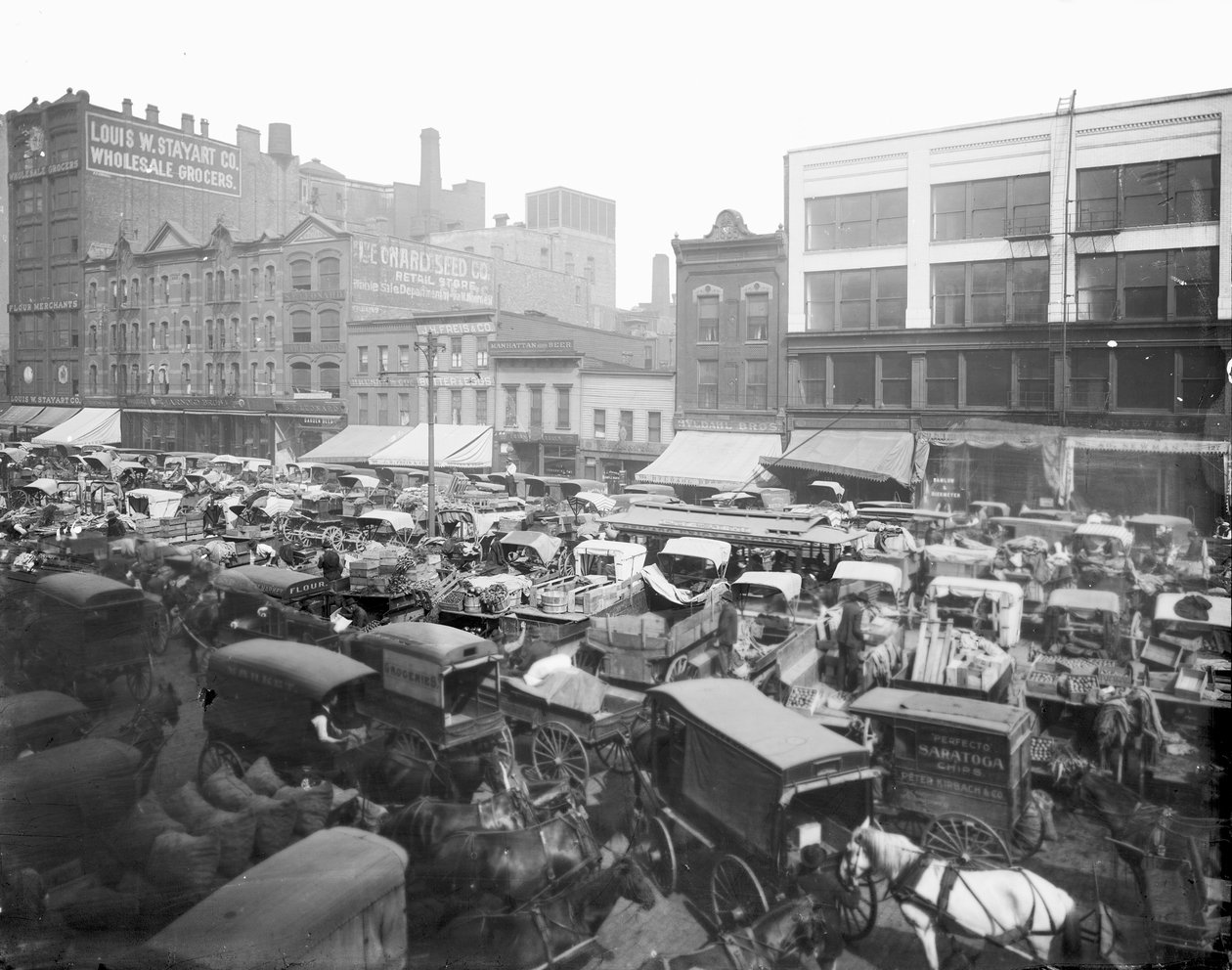 Haymarket Meydanı, Chicago, Illinois, ABD, c.1905 (s/b fotoğraf) by Barnes and Crosby