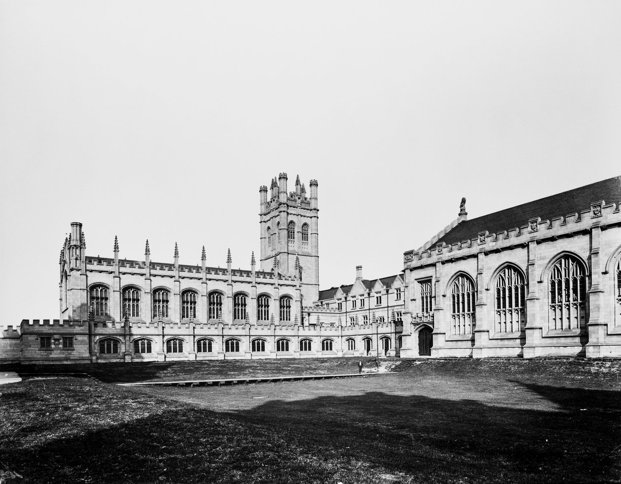 Hutchinson Hall, Mitchell Tower, Reynolds Club ve Leon Mandel Assembly Hall, Chicago Üniversitesi, Chicago, Illinois, ABD, c.1901 (s/b fotoğraf) by Barnes and Crosby