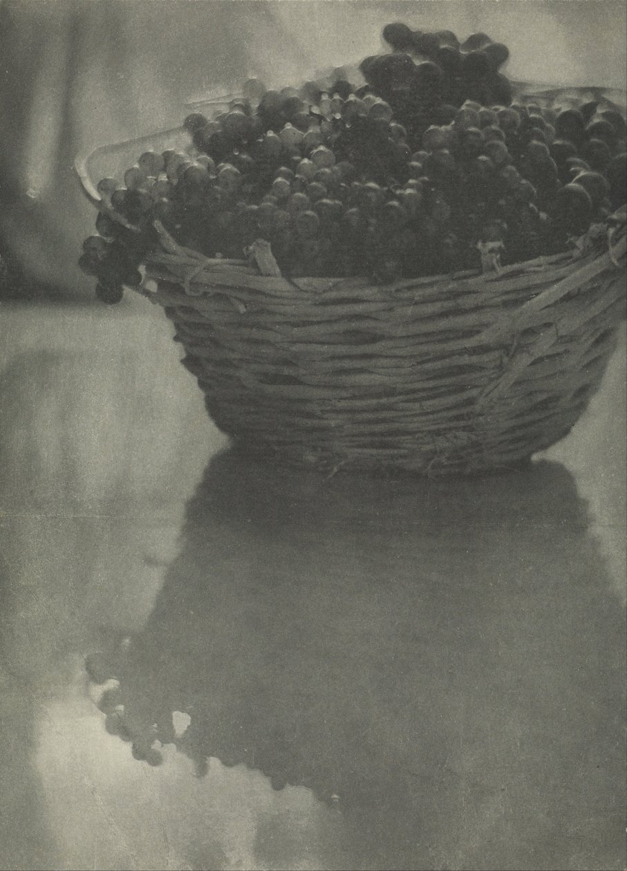 Üzüm ile Natürmort by Baron Adolf De Meyer