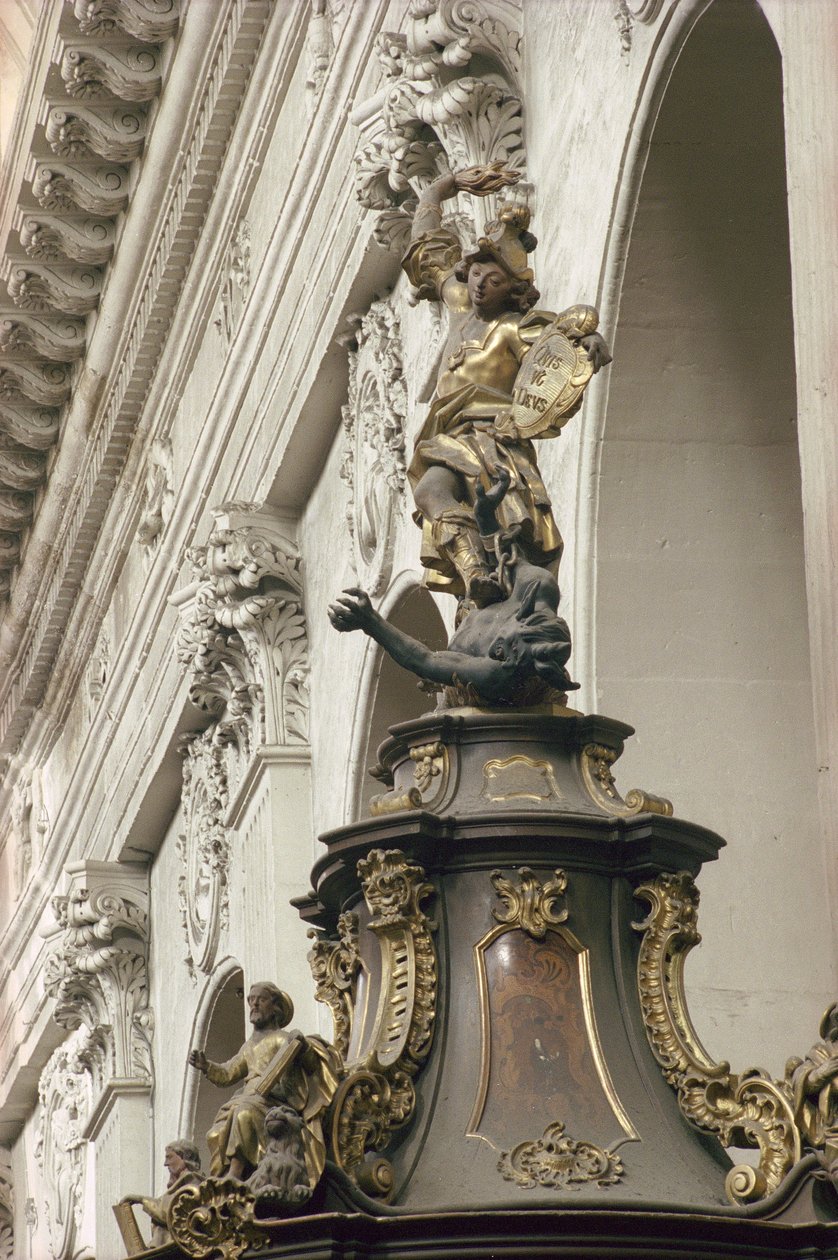 Minber, aynı zamanda Verity Minberi olarak da bilinir, detay: St. Michael ve ejderha, 1749 (yaldızlı, ahşap ve kakmacılık) (ayrıca bkz. 252679 ve 252681) by Bavarian school