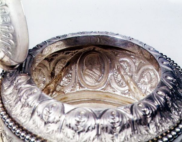 Repousse