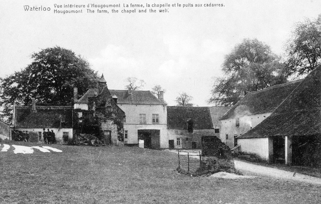 Hougoumont Çiftliği, Wellington için Waterloo savaşı sırasında önemli bir stratejik bölge, hatıra kartpostalı, c.1912 (fotolito) by Belgian Photographer