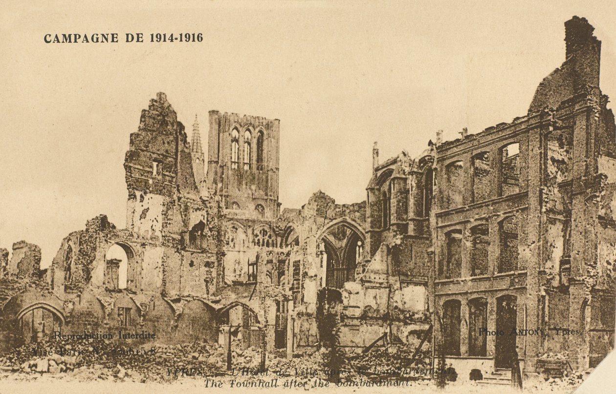 Hotel de Ville bombardımandan sonra, Ypres, 1915 by Belgian Photographer