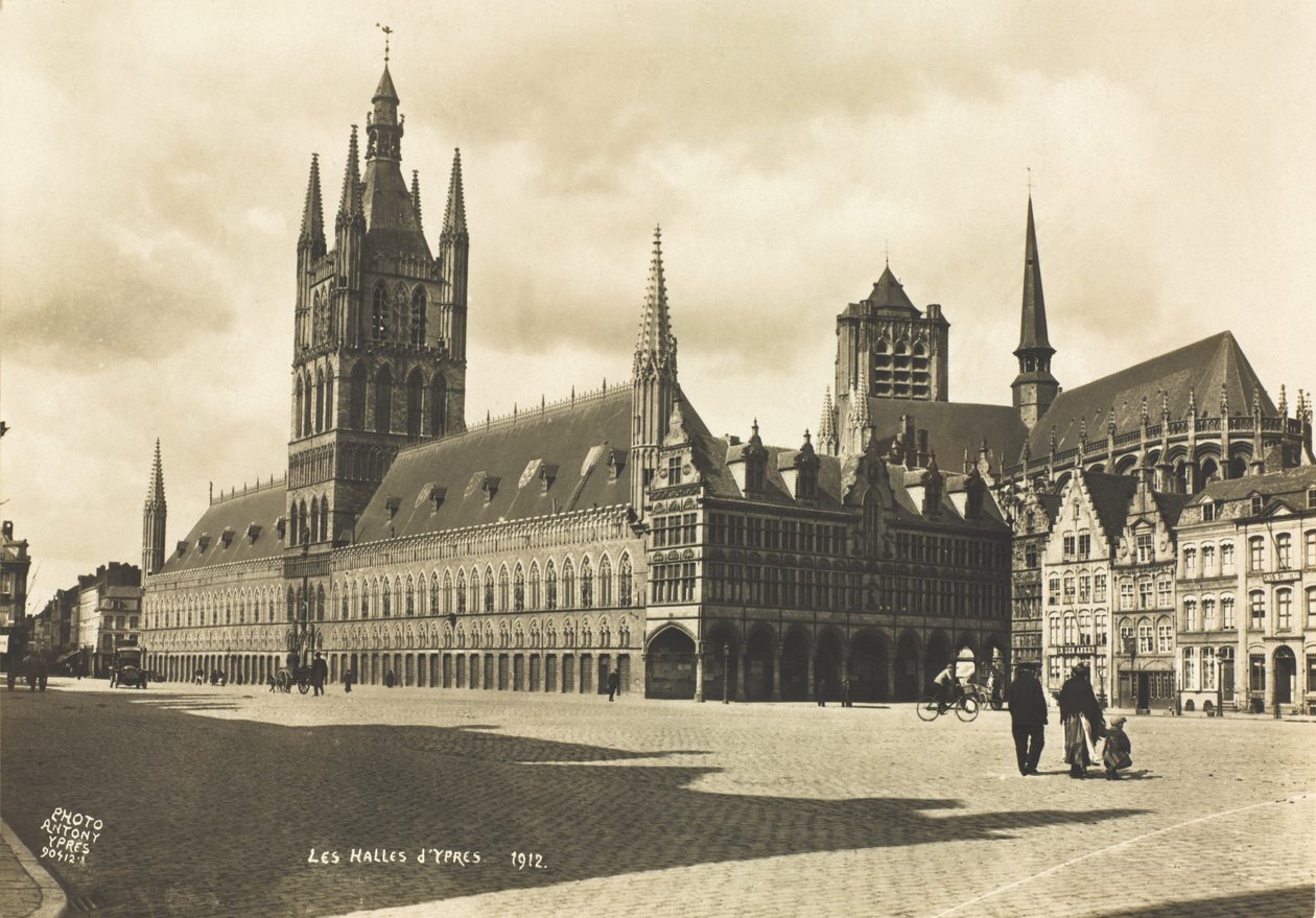 Ypres Salonları by Belgian Photographer
