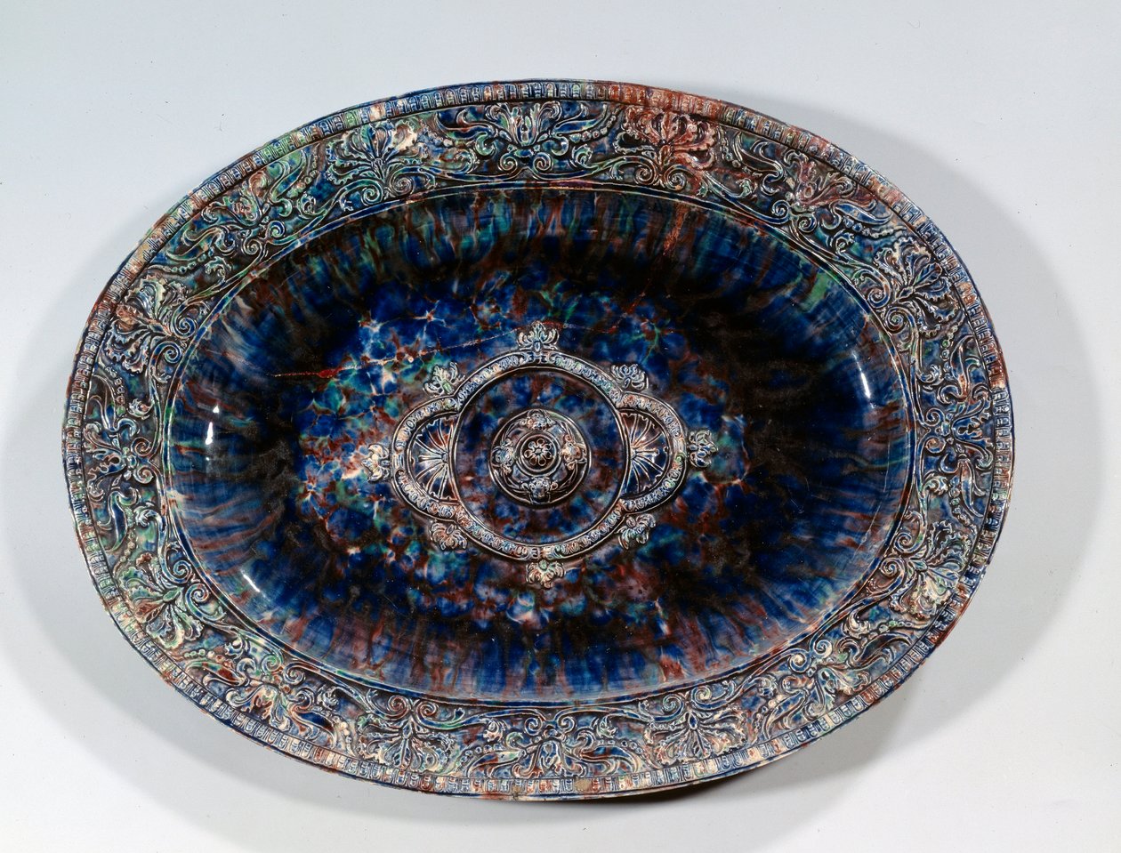 Büyük oval fayans tabağı by Bernard (school of) Palissy