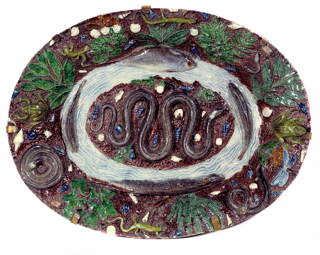 Yılanlar ve batracians ile fayans çanak. Çap 0,52 m 16. yüzyıl. Bernard Palissy (1510-1589) Sevres tarafından gerçekleştirilmiştir. Ulusal Seramik Müzesi by Bernard Palissy