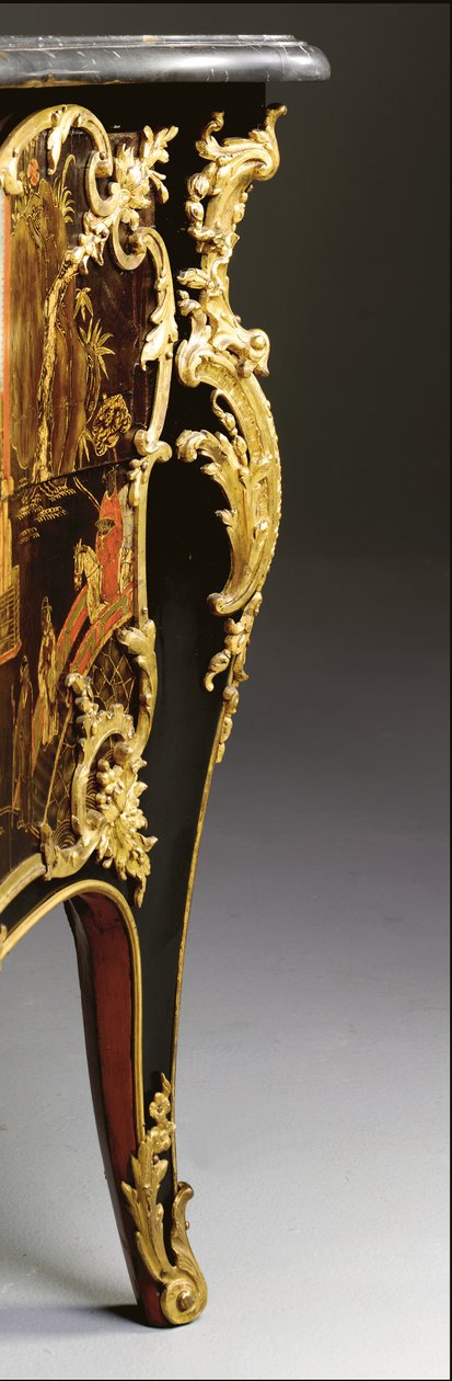 Louis XV komodin, c.1740 (ormolu montajlı Çin siyahı, çok renkli ve yaldızlı cila, serpantin, mermer ve vernis) by Bernard van Risamburgh