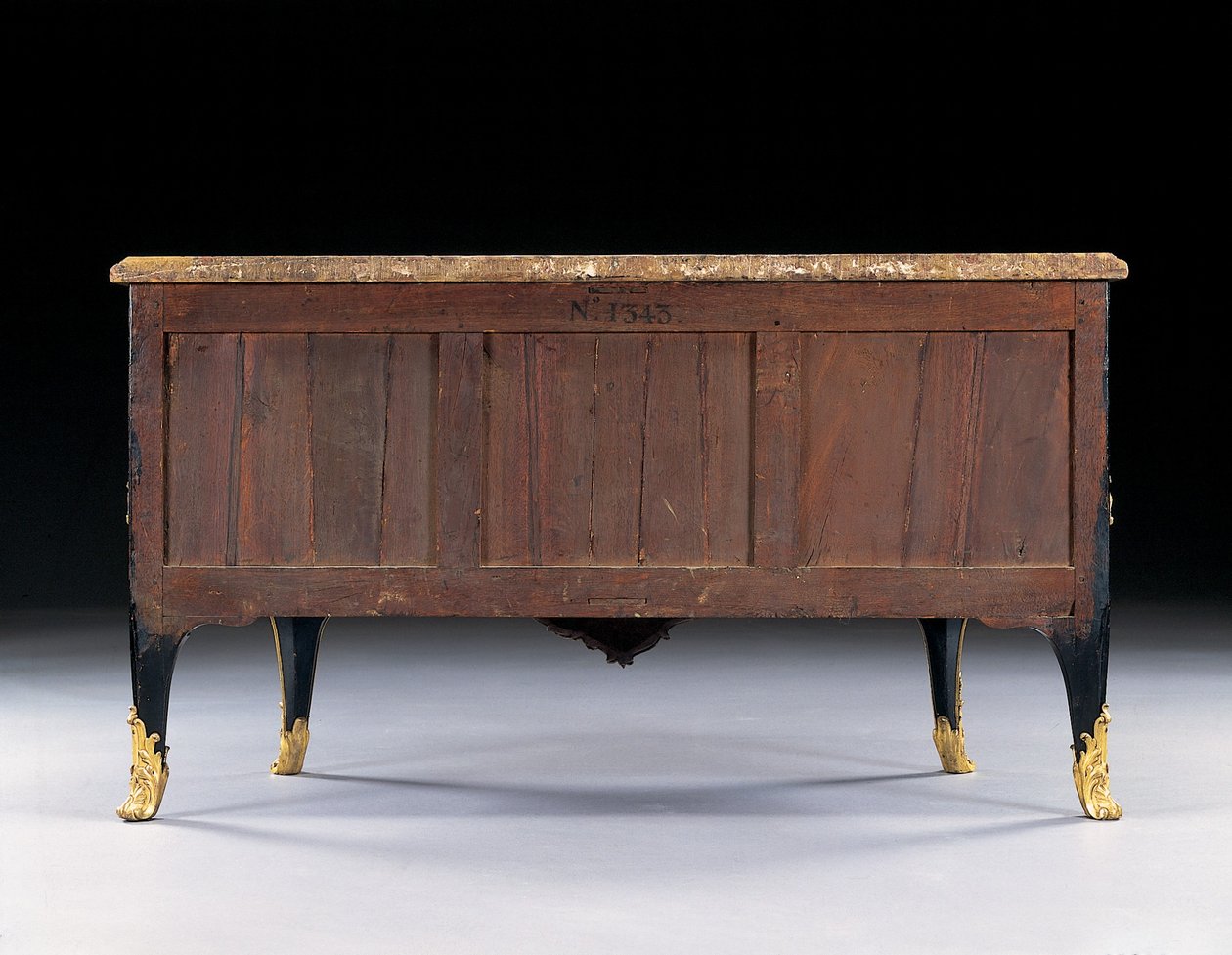 Komodin, c.1745 (ormolu monte edilmiş Japon cilası ve ebonize ahşap) by Bernard van Risenburgh II