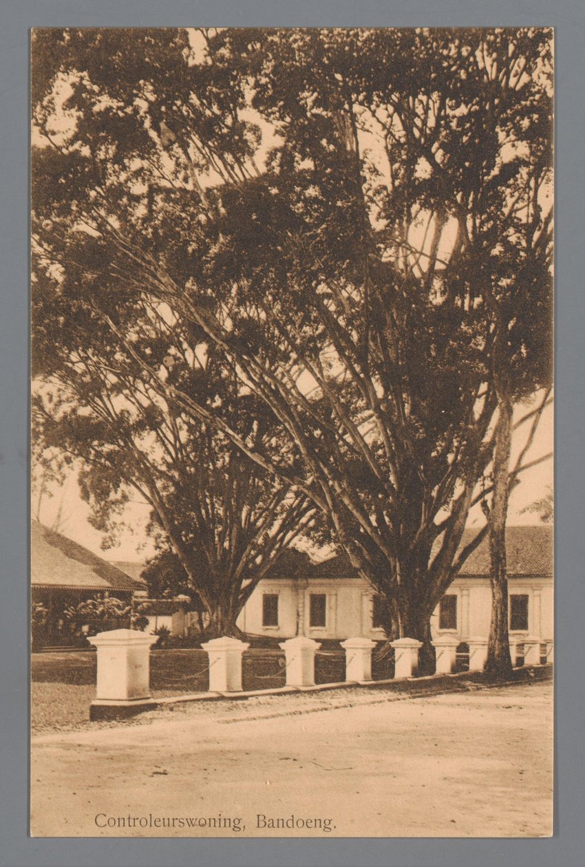Baroe Pazarı-Bandoeng by Boekhandel Visser and Co.