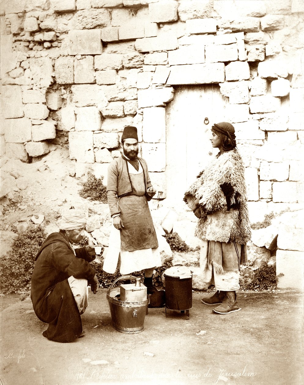 Kudüs'te kahve satıcısı, c.1867-81 by Bonfils Studio