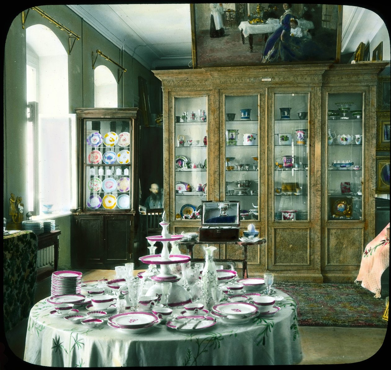 Torgsin mağazası Yabancılarla ticaret, Moskova, 1931 by Branson DeCou