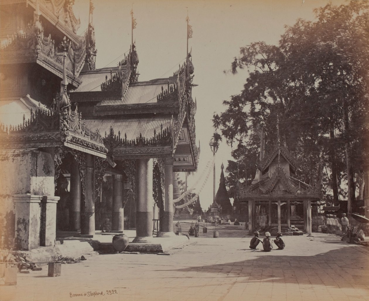 Sarayda Mahkeme, Mandalay by British Photographer