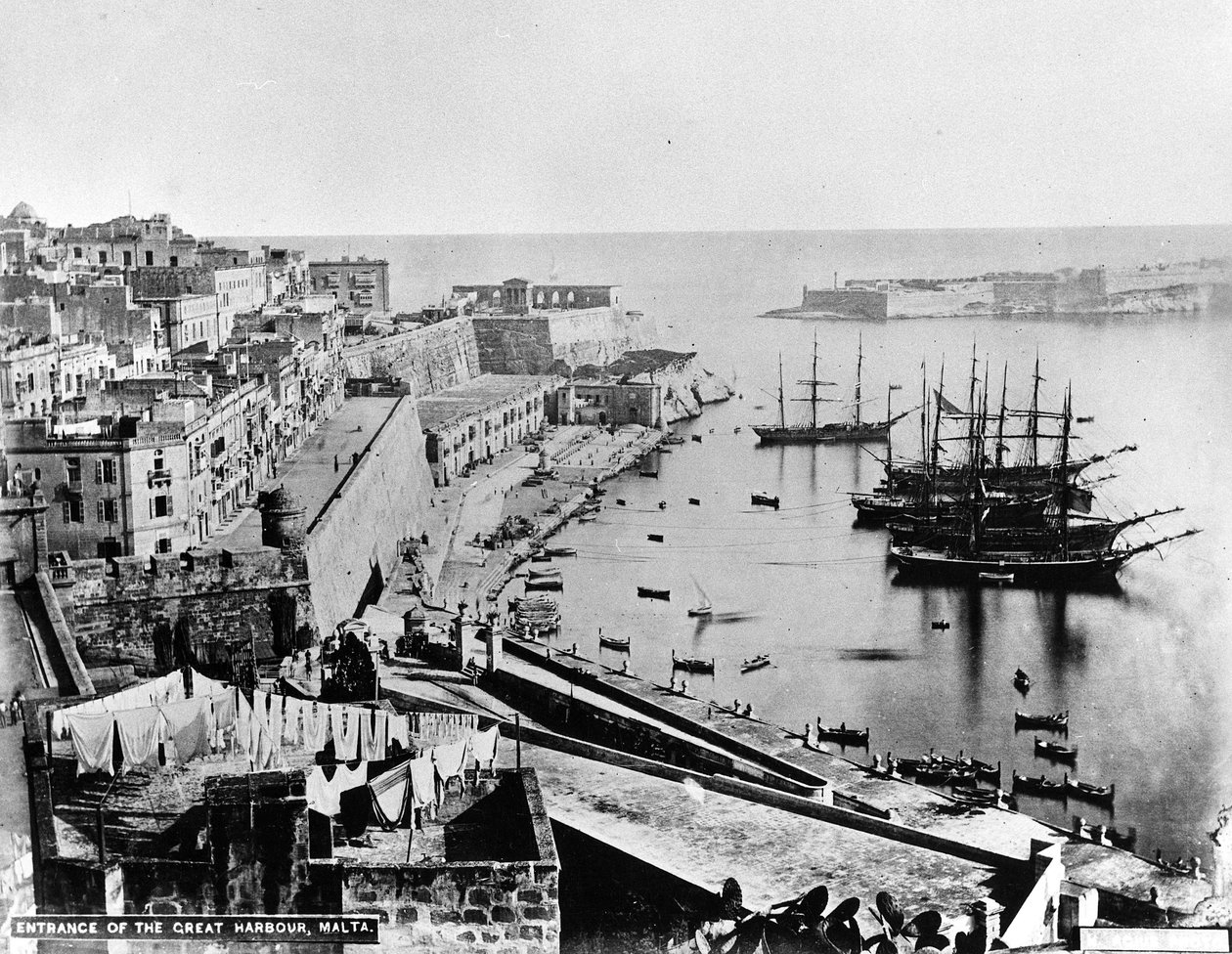 Büyük Liman Girişi, Malta, 1880 dolayları by British Photographer