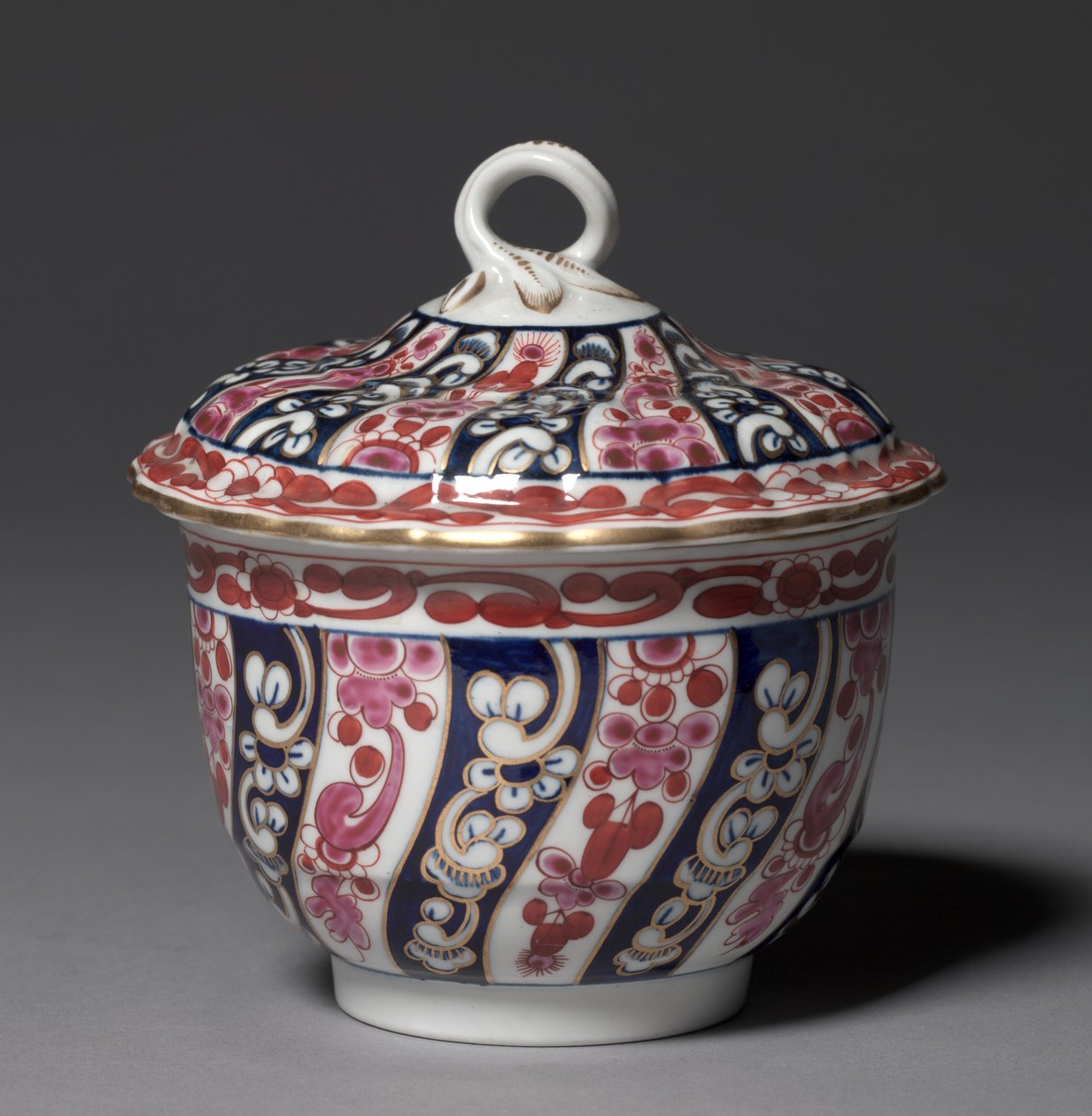 Kapalı Kase, üretici Worcester Porselen Fabrikası, c.1770 by British School