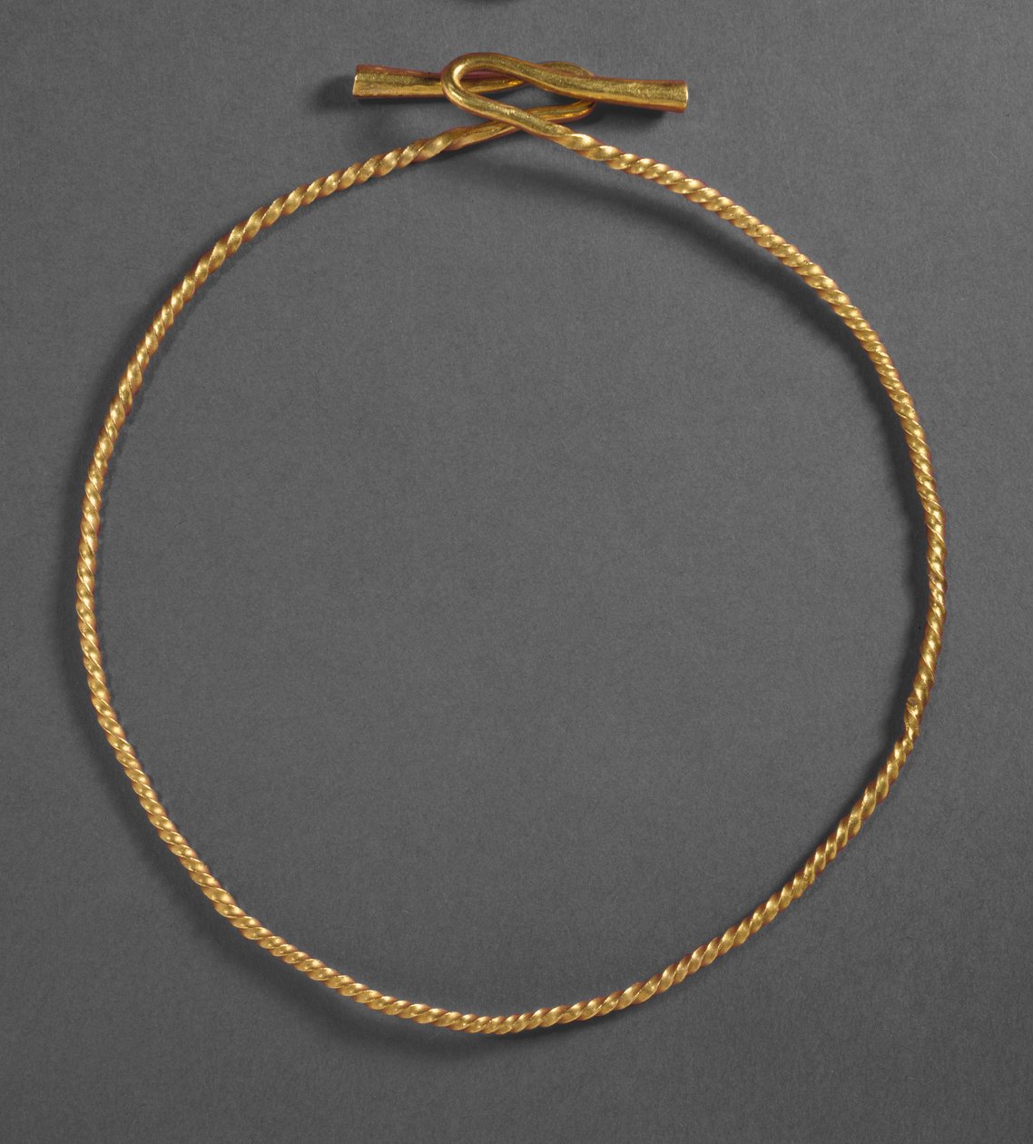 Fresn-la-Mere'den kolye, Fransa, Bronz Çağı altın by Bronze Age