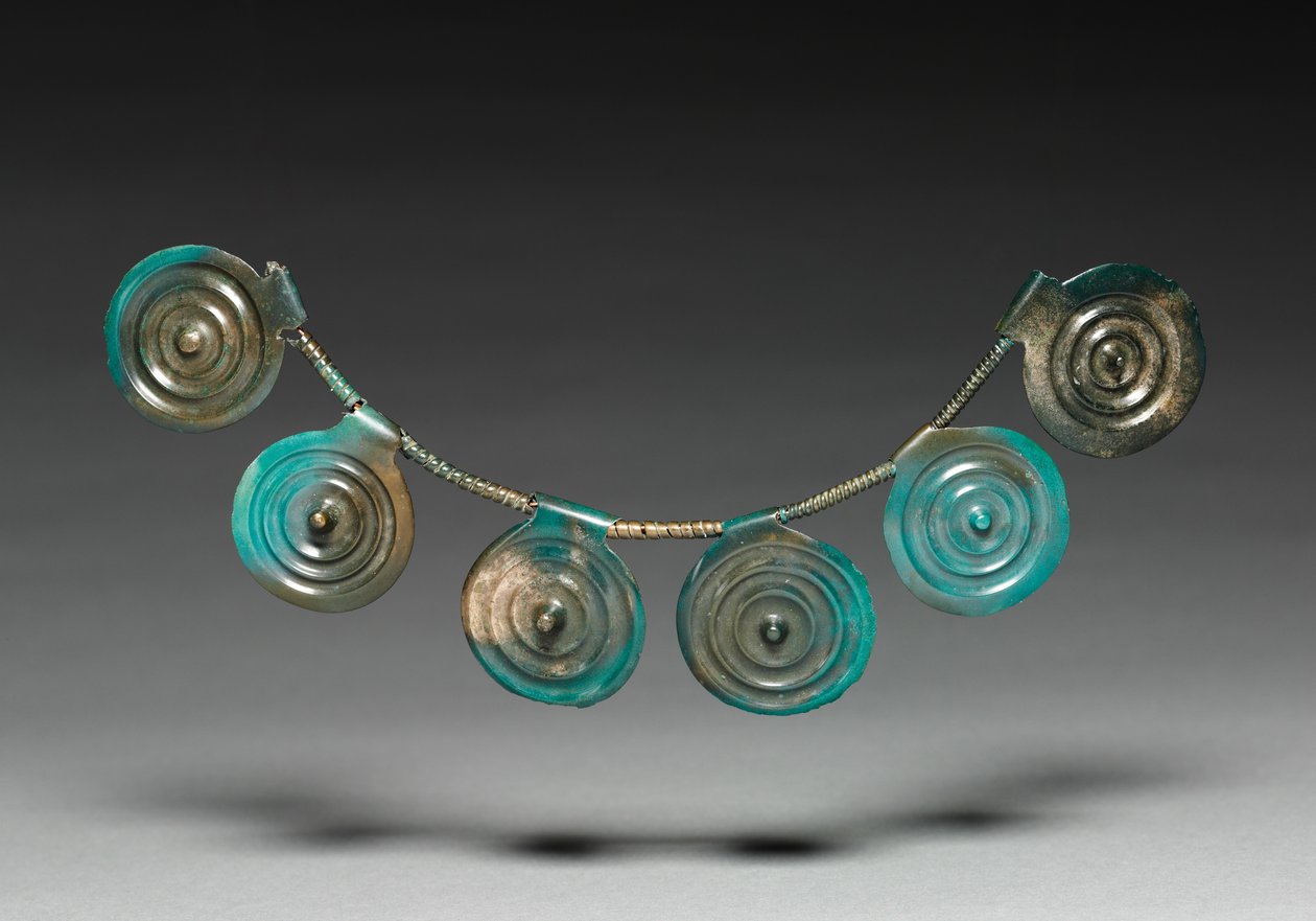 Bir Kolyeden Öğeler, MÖ 1400-1300 dolayları by Bronze Age
