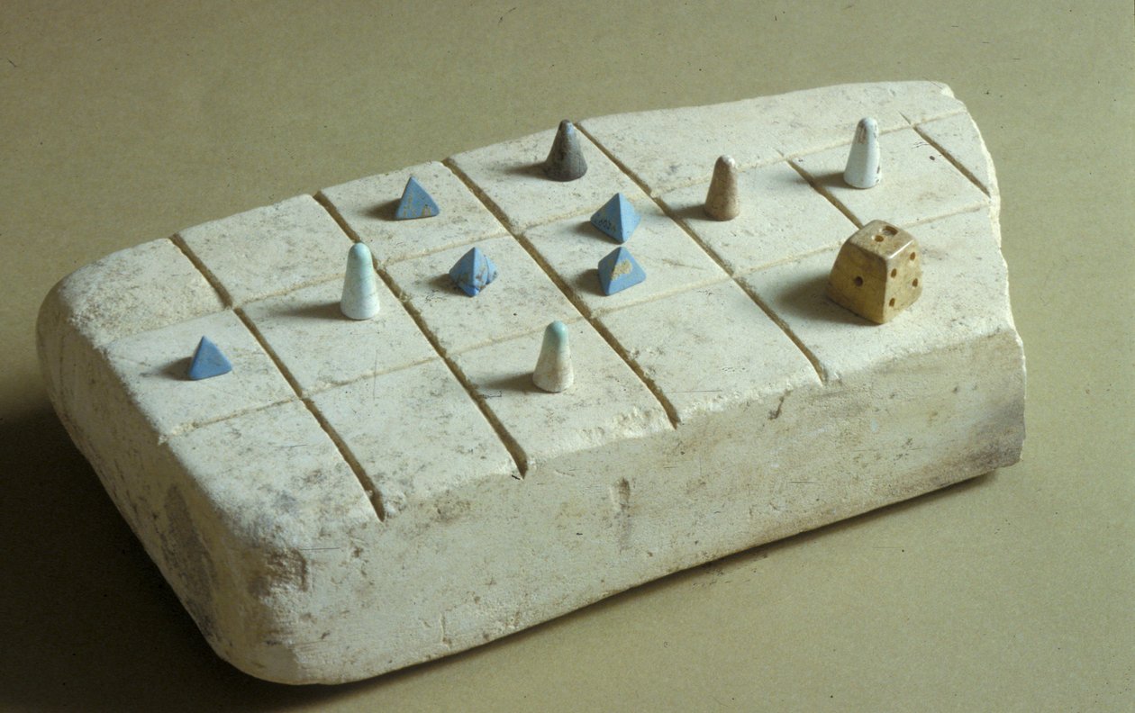 Oyun taşları ile oyun tahtası, Tell Beit Mirsim, Ürdün, MÖ 1200 dolayları (kireçtaşı) by Bronze Age