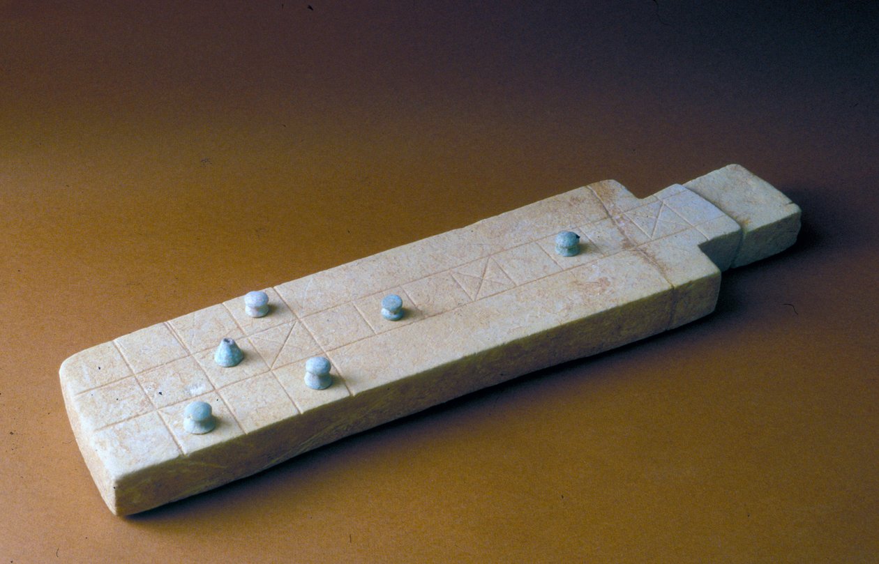 Oyun taşları ile oyun tahtası, Tell Beit Mirsim, Ürdün, MÖ 2000-1700 dolaylarından (kireçtaşı) by Bronze Age