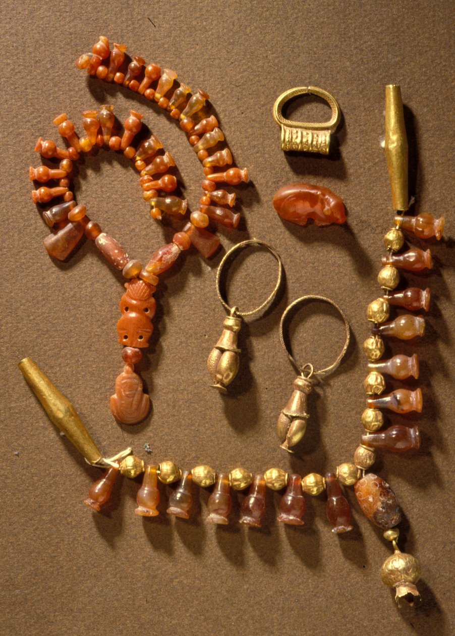 Mücevherat, Kenanlı, Deir al-Balah, Gazze, c.14. yüzyıl M.Ö. (altın ve değerli taşlar) by Bronze Age