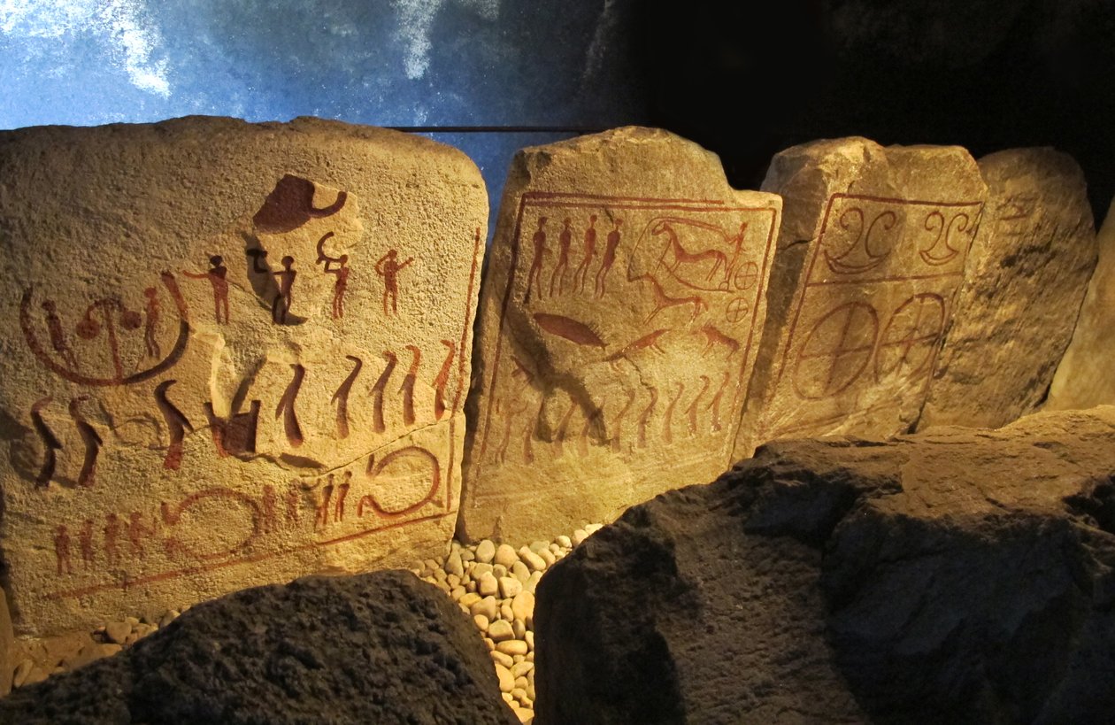 Kivik Kungagraven yakınlarındaki Kral Mezarı, MÖ 2. binyılın 1 yarısı by Bronze Age culture