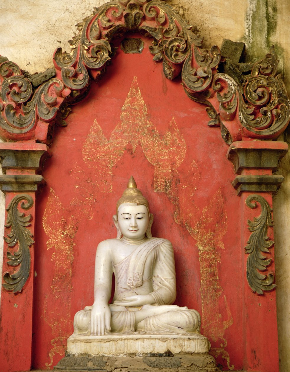 Meditasyonda Oturan Buda (kaymaktaşı) by Burmese School