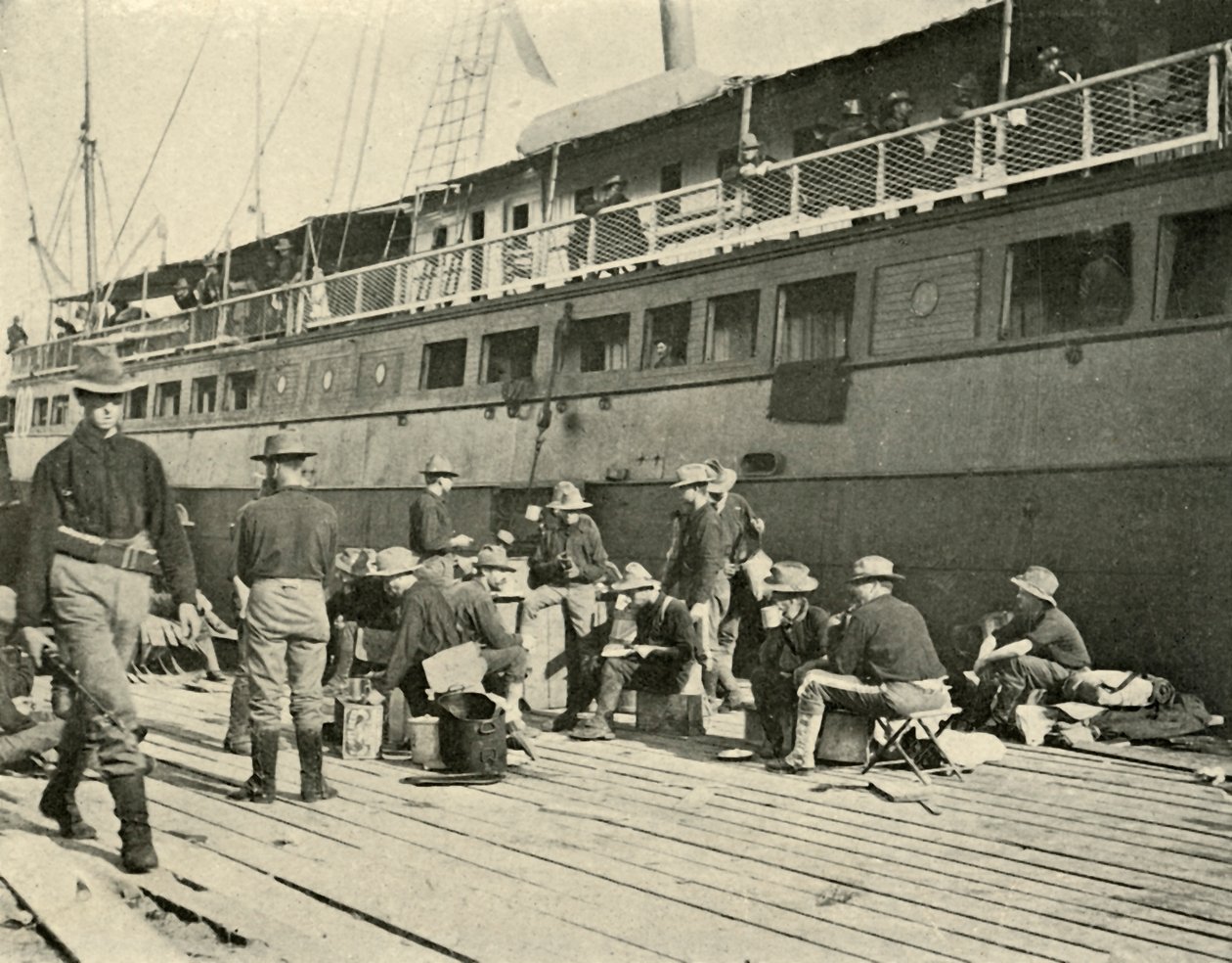 13. Piyade Kahvaltıda, İspanya-Amerika Savaşı, 11 Haziran 1898, 1899. by Burr McIntosh