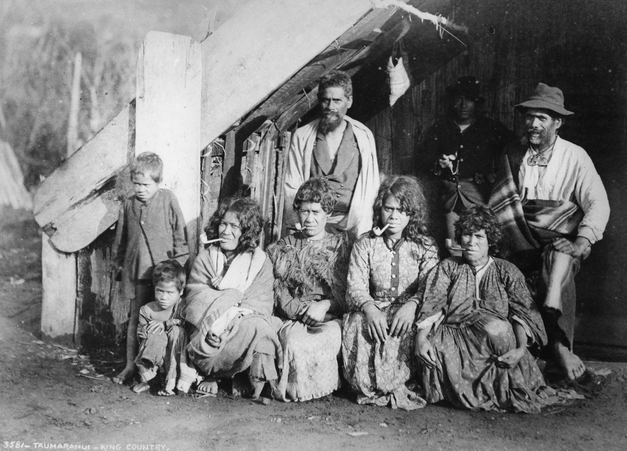 Taumaranui - Kral Ülkesi, 1885 by Burton Brothers Studio