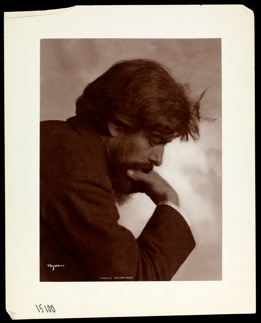 Arnold Dolmetsch, c.1902 (gümüş jelatin baskı) by Byron Company