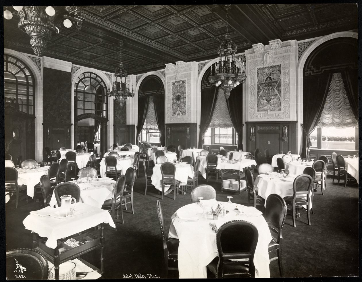 Copley Plaza otelinde yemek odası, Boston, 1912 veya 1913 (gümüş jelatin baskı) by Byron Company